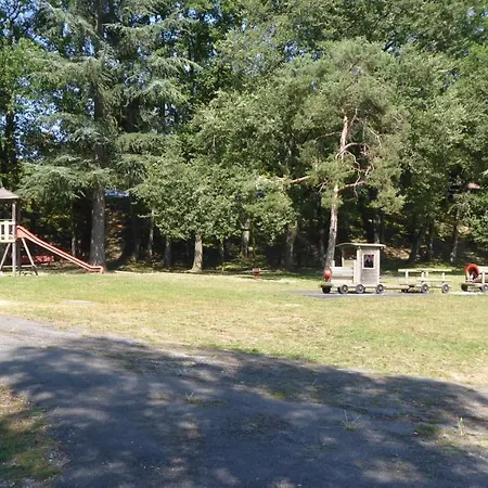 Camping - Village Vacances Du Lac Holiday park Boulogne-sur-Gesse