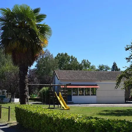 Camping - Village Vacances Du Lac
